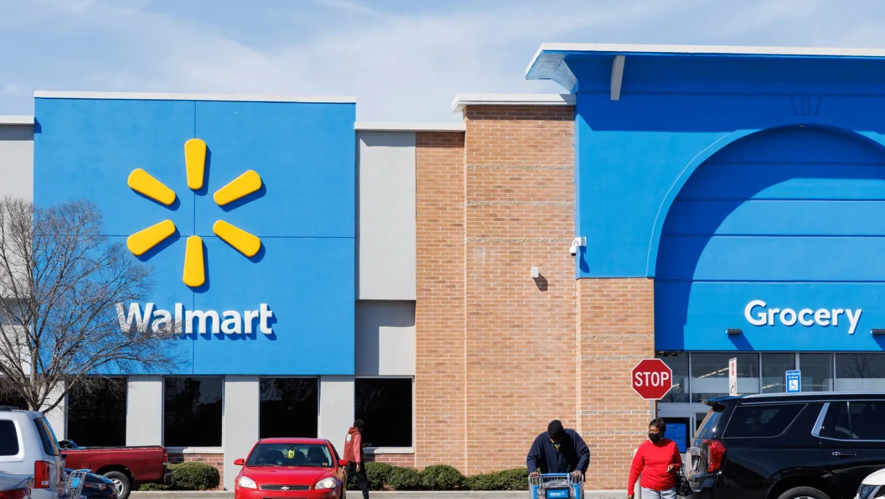Omnichannel Marketing Example of Walmart